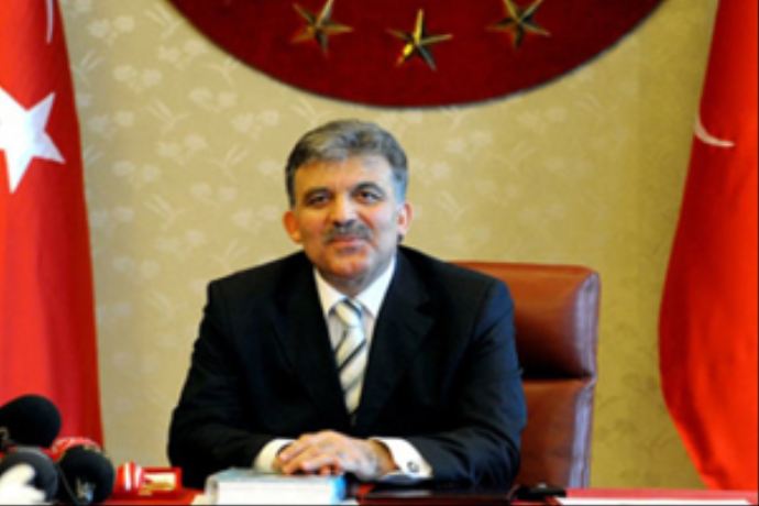 YAŞ kararları, Cumhurbaşkanı Gül'e sunuldu YAŞ kararları, Cumhurbaşkanı Gül'e sunuldu