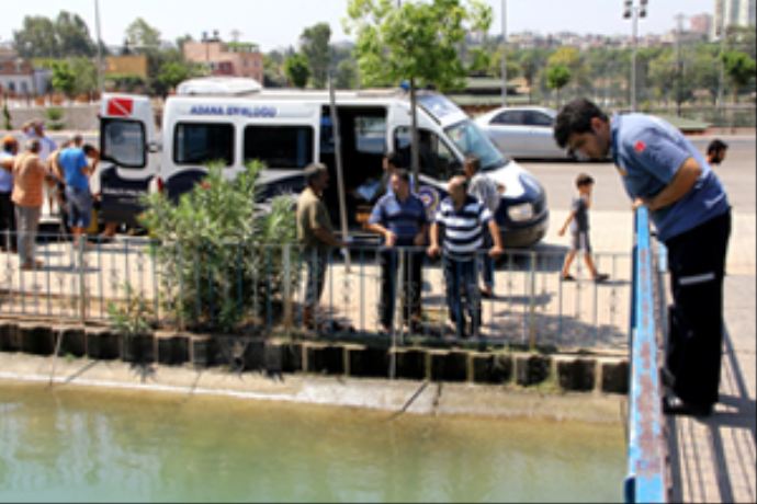 Serinlemek için girdiği sulama kanalında kayboldu