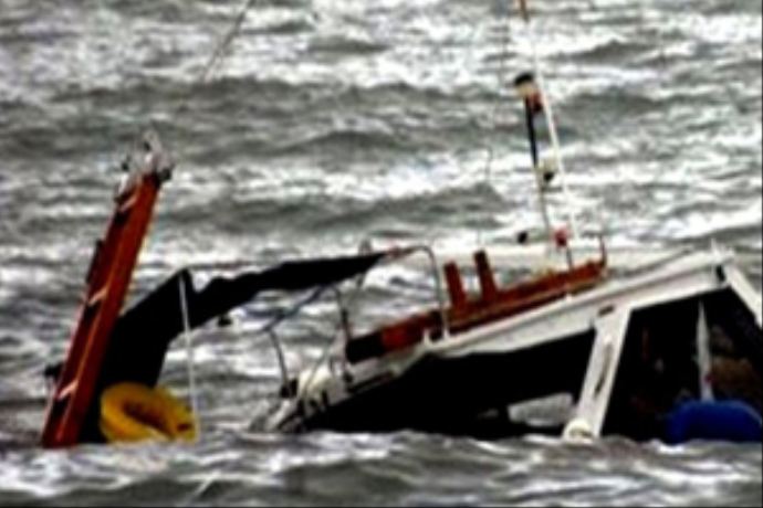 Endonezyalı işçileri taşıyan tekne battı: 32 kayıp