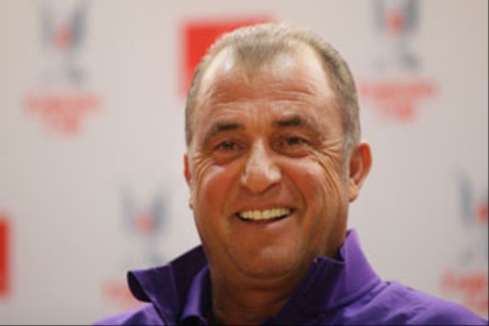 Fatih Terim tribünleri coşturdu Fatih Terim tribünleri coşturdu
