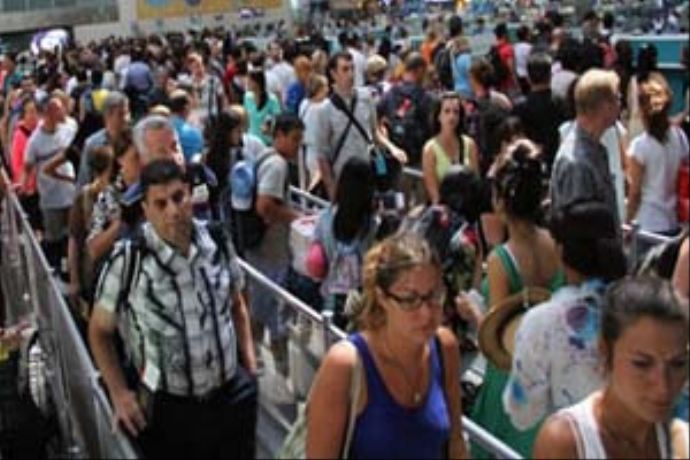 Atatürk Havalimanı'nda bayram rekoru Atatürk Havalimanı'nda bayram rekoru