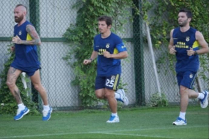 Fenerbahçe'de korkutan sakatlık Fenerbahçe'de korkutan sakatlık
