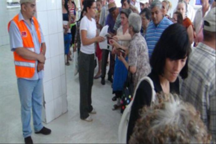 Romenlere 30 ton gıda yardımı Romenlere 30 ton gıda yardımı