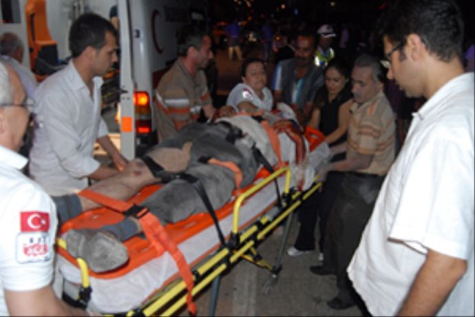 Otomobil ile şarjlı bisiklet çarpıştı Otomobil ile şarjlı bisiklet çarpıştı