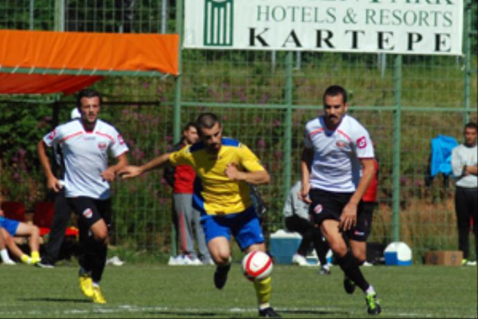 Adanaspor, Derince Belediyespor'u 1-0 mağlup etti Adanaspor, Derince Belediyespor'u 1-0 mağlup etti