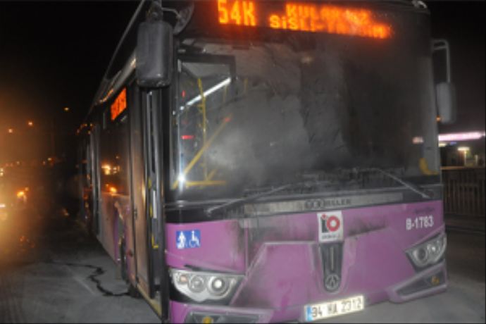 Şişli&#039;de otobüse molotoflu saldırı