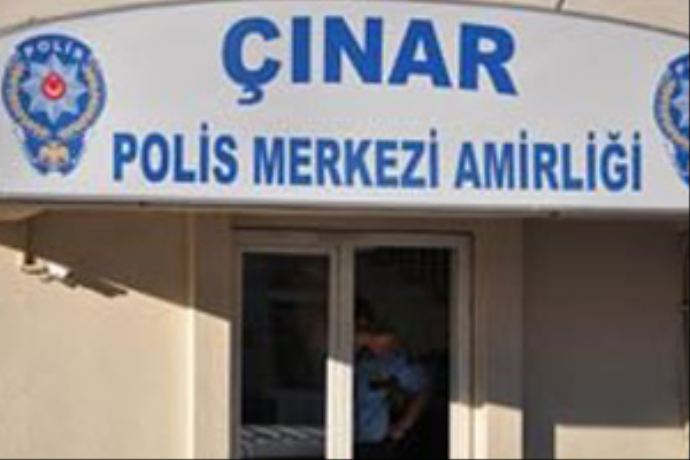 20 yıllık polis karakolun önünde intihar etti 20 yıllık polis karakolun önünde intihar etti