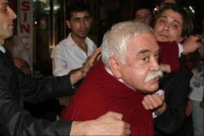 Levent Kırca Ergenekon kararlarına çıldırdı, &#039;Ayaklanacağız&#039;