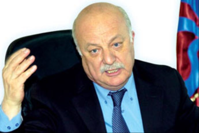 Sadri Şener, 'Şenol Hoca parayı çok sever' Sadri Şener, 'Şenol Hoca parayı çok sever'