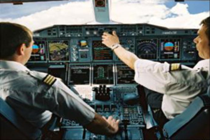 THY pilotu uçakta kriz geçirdi THY pilotu uçakta kriz geçirdi