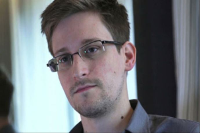 Edward Snowden'e geçici sığınma izni Edward Snowden'e geçici sığınma izni
