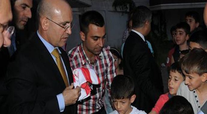 Bakan Şimşek, asansörde mahsur kaldı Bakan Şimşek, asansörde mahsur kaldı