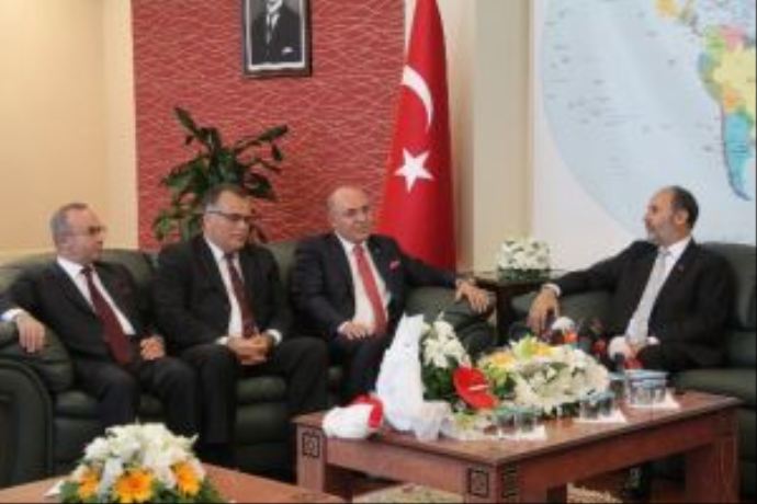 MHP'den AK Parti'ye bayram ziyareti MHP'den AK Parti'ye bayram ziyareti
