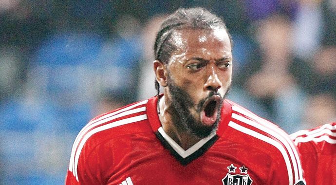 Manuel Fernandes'e İngiliz kancası Manuel Fernandes'e İngiliz kancası