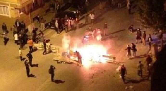 Başkent'te izinsiz gösteriye TOMA Başkent'te izinsiz gösteriye TOMA
