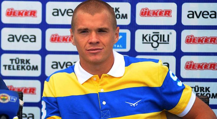 Holmen Fenerbahçe formasıyla ilk resmi maçına çıktı Holmen Fenerbahçe formasıyla ilk resmi maçına çıktı