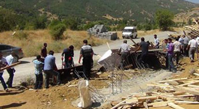Bitlis Valiliği PKK mezarlığını yıktırdı