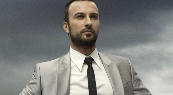 Tarkan'dan polislere jest Tarkan'dan polislere jest