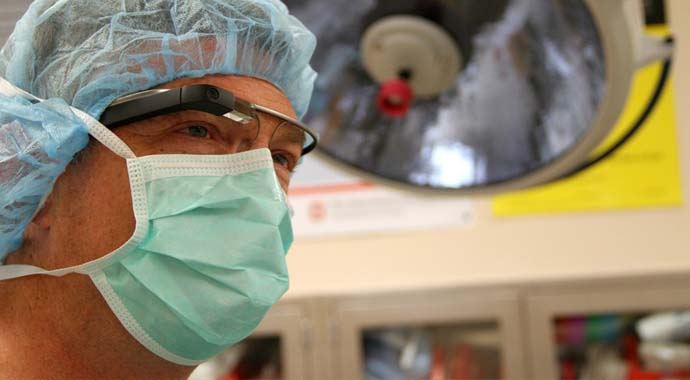 Google Glass ile ameliyat Google Glass ile ameliyat