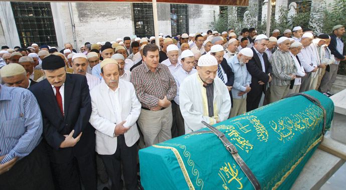 Saim Şensöz dualarla defnedildi Saim Şensöz dualarla defnedildi