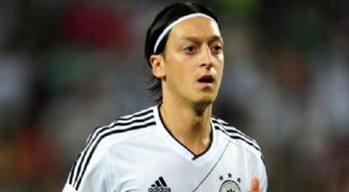 Mesut Özil Bale fark attı Mesut Özil Bale fark attı