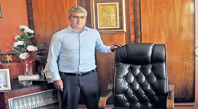 4 Başkanı öldürdü, uğursuz koltuğun yeni sahibi CHP'li Şimşek 4 Başkanı öldürdü, uğursuz koltuğun yeni sahibi CHP'li Şimşek