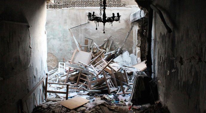 Esad güçleri muhalifleri bombaladı, 67 ölü