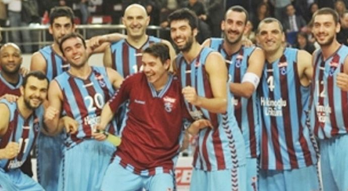 Trabzonspor lider tamamladı Trabzonspor lider tamamladı