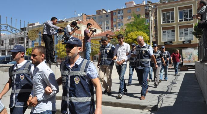 Zehir tacirleri adliyeye sevk edildi