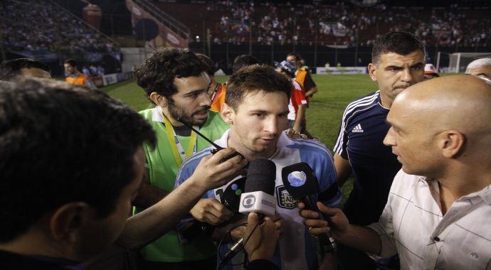 Messi 'Barış ağacı' dikti Messi 'Barış ağacı' dikti