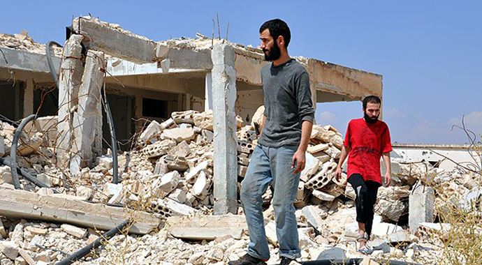 Esad&#039;den kaçan askerleri ÖSO koruyor