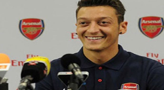 Mesut Özil'den Arsenal'de ilk basın açıklaması