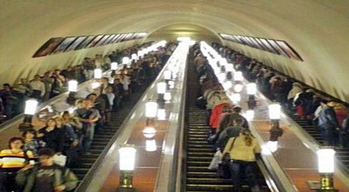 Madrid ve Barcelona metro istasyonları satışa çıkarıldı Madrid ve Barcelona metro istasyonları satışa çıkarıldı