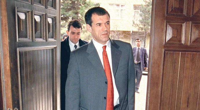 Artık onu kimse hatırlamıyor Artık onu kimse hatırlamıyor