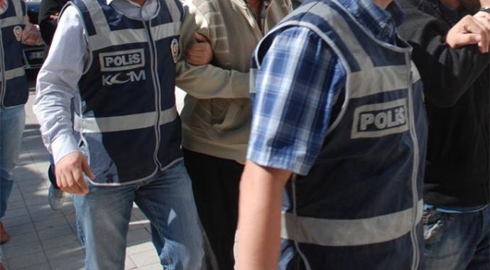 Hakkari'de terör operasyonu, 13 gözaltı Hakkari'de terör operasyonu, 13 gözaltı