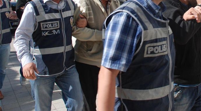 Hakkari'de sokak eylemcilerine gözaltı Hakkari'de sokak eylemcilerine gözaltı