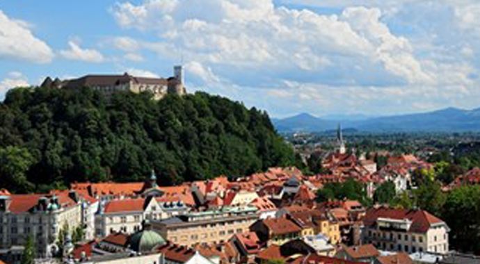 Slovenya'da cami inşaatı 40 yıl sonra başladı Slovenya'da cami inşaatı 40 yıl sonra başladı