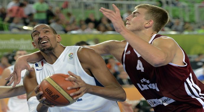 Eurobasket'te E Grubu'nun son çeyrek final biletine iki talip Eurobasket'te E Grubu'nun son çeyrek final biletine iki talip