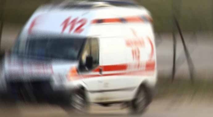 Malatya'da otomobil devrildi, 3 yaralı Malatya'da otomobil devrildi, 3 yaralı