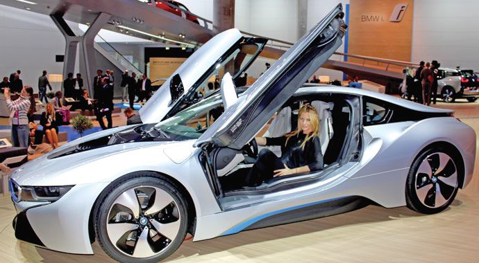 BMW i 8 Frankfurt&#039;ta yüzünü gösterdi
