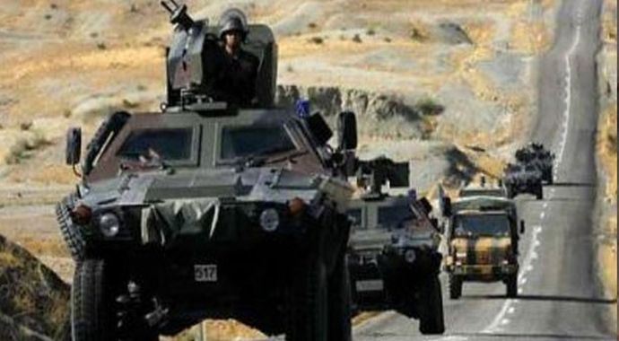 Mısır'da askeri konvoya roketli saldırı