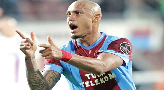 Uçağın kapısından döndü, Trabzon'un kurtarıcısı Henrique Uçağın kapısından döndü, Trabzon'un kurtarıcısı Henrique