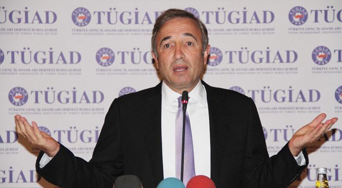 Hamdi Akın, 'Şirketin ömrü sahibinden daha önemli' Hamdi Akın, 'Şirketin ömrü sahibinden daha önemli'