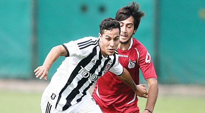 Olimpiyat'ta tribünde Ömer A2 maçında kızardı, derbide yok Olimpiyat'ta tribünde Ömer A2 maçında kızardı, derbide yok