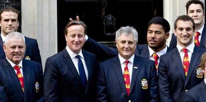 David Cameron'a 'tavşan kulak' şakası David Cameron'a 'tavşan kulak' şakası