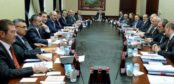 AK Parti'deki kritik görüşme bitti, gözler Başbakan Erdoğan'da AK Parti'deki kritik görüşme bitti, gözler Başbakan Erdoğan'da