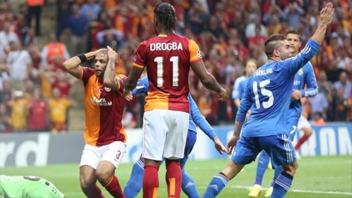 Didier Drogba sakatlandı, oyundan çıktı