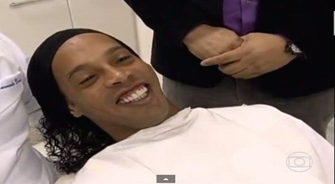 Ronaldinho ameliyat oldu, işte yeni dişleri