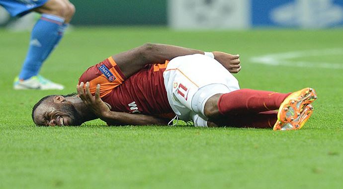 Galatasaray'ın yıldızı Drogba'nın tedavisi başladı Galatasaray'ın yıldızı Drogba'nın tedavisi başladı