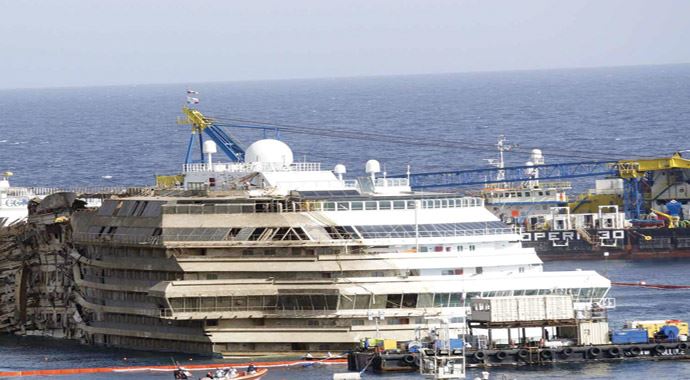 Costa Concordia'nın söküm için rotası Aliağa tesisleri Costa Concordia'nın söküm için rotası Aliağa tesisleri